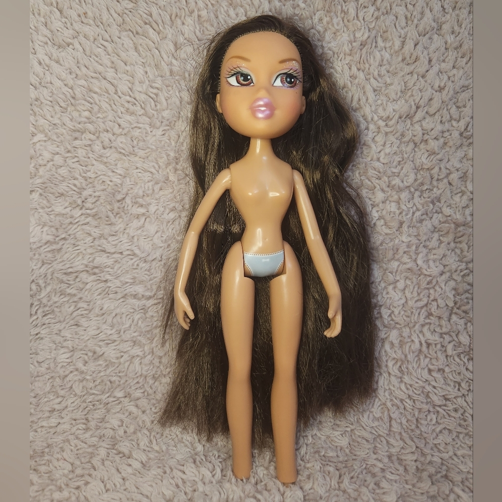 Bratz Ice Champions Ice Skating Doll Yasmin Nude 2006 Poseable Body MGA